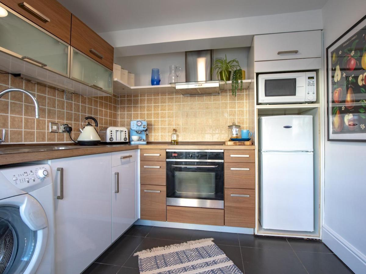 Pass The Keys Art Deco Inspired Apartment With Roof Top Views 什鲁斯伯里 外观 照片